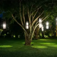 Cat de avantajoasa poate fi o lampa solara pentru reducerea costurilor?